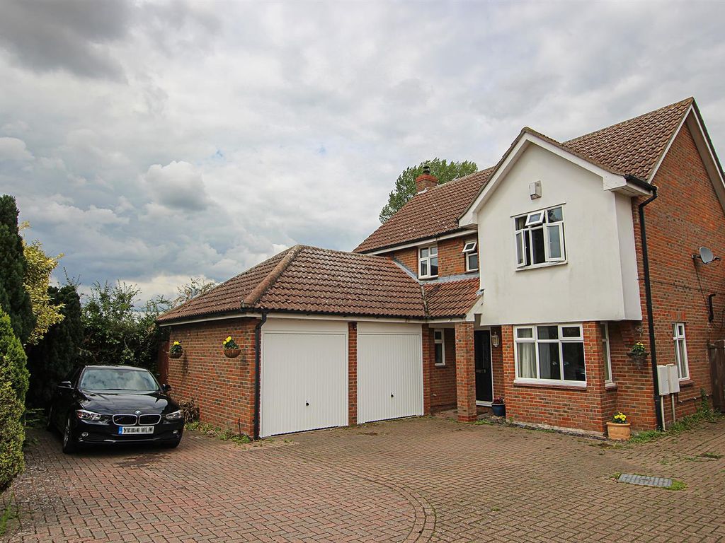 4 bed detached house for sale in Thomas Christian Way, Bottisham