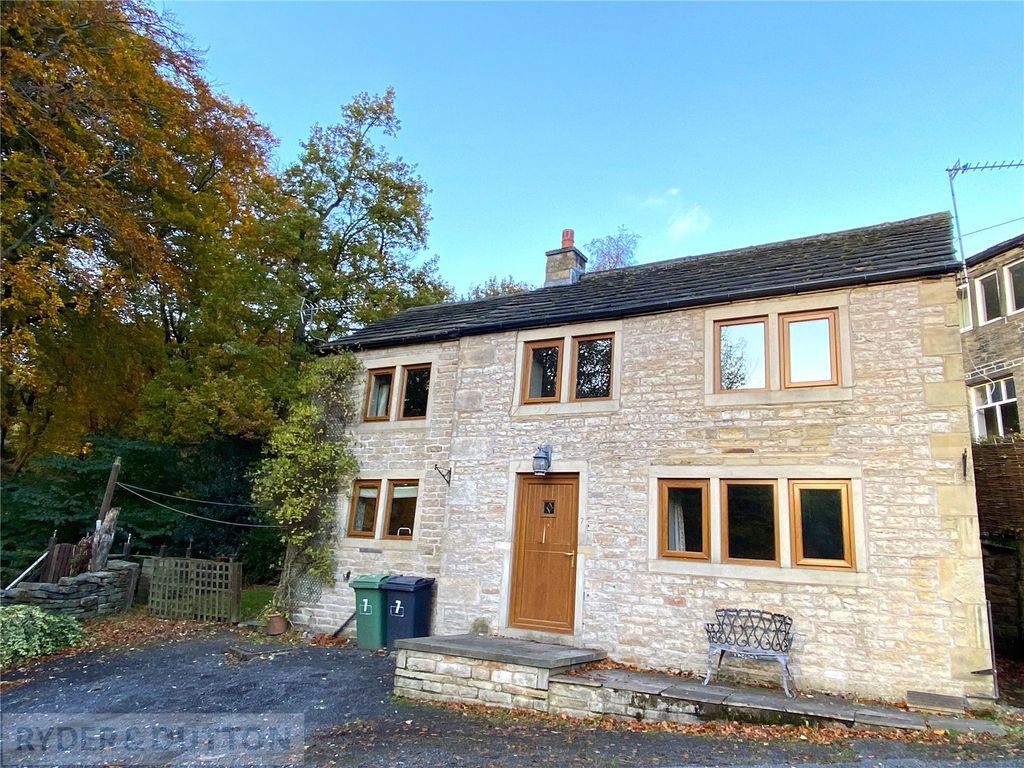 3 bed detached house to rent in Clough House Lane, Slaithwaite