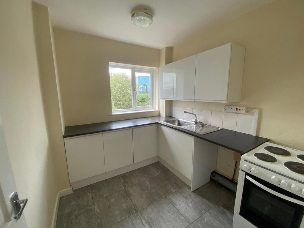 3 bed flat to rent in Racca Green, Knottingley WF11 Zoopla