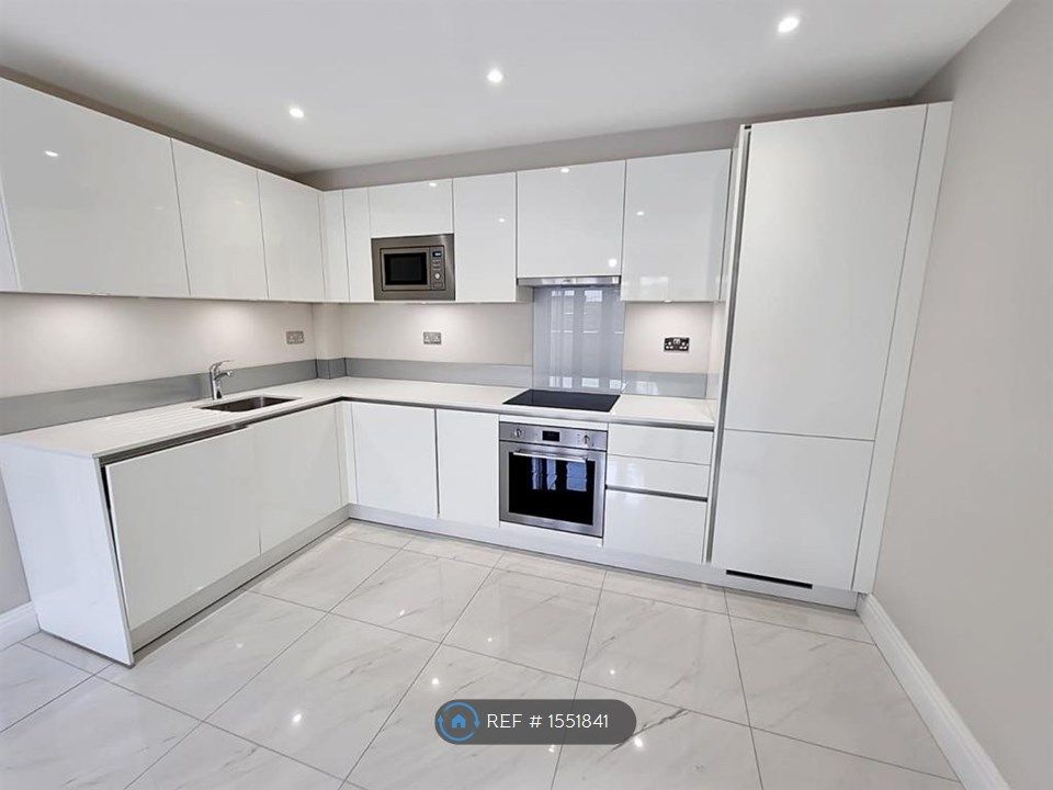 1 bed flat to rent in Gordon Road, High HP13, £1,395 pcm Zoopla