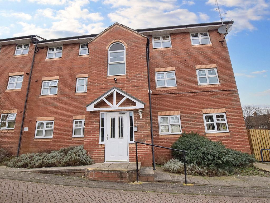 2 bed flat for sale in Stonebridge Court, 2 Farnley Crescent, Leeds