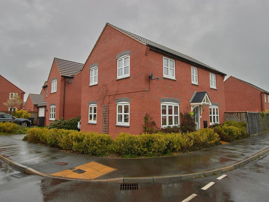 4 bed detached house for sale in Bluebell Green, Desford, Leicester LE9