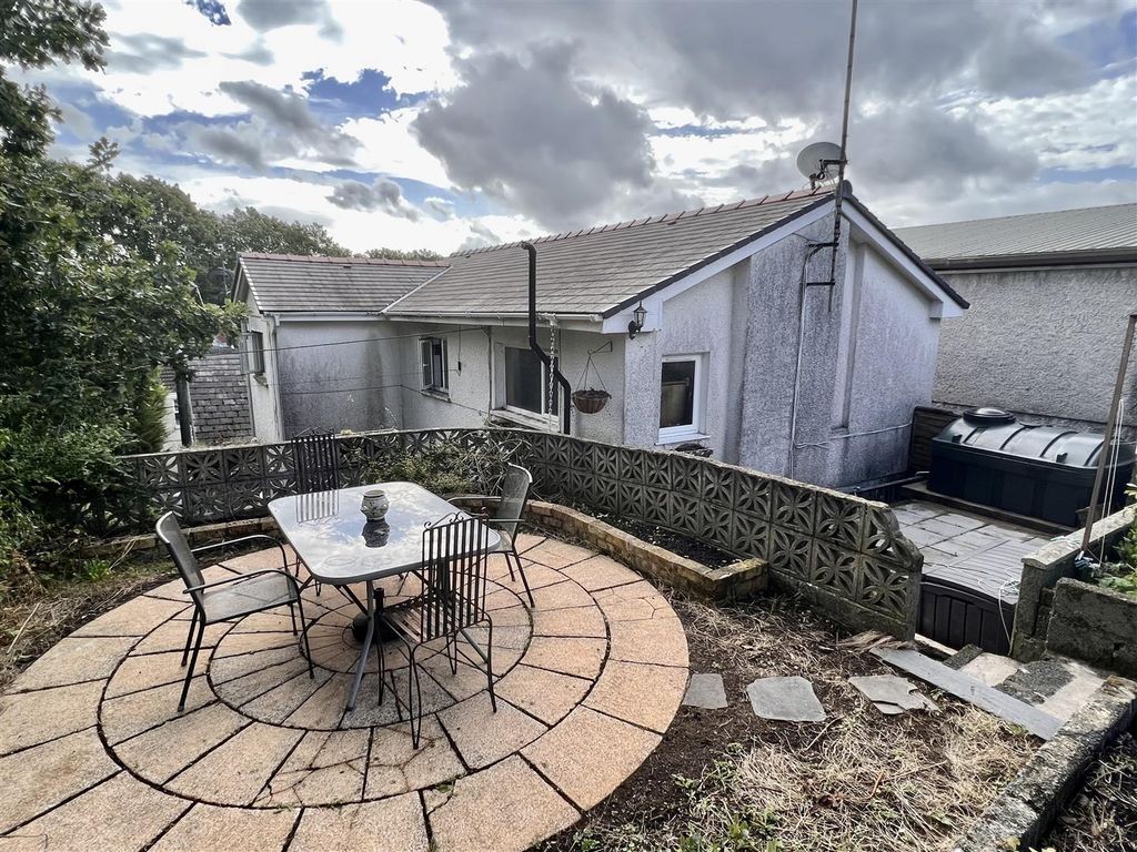 3 bed semidetached house for sale in Station Road, Upper Brynamman