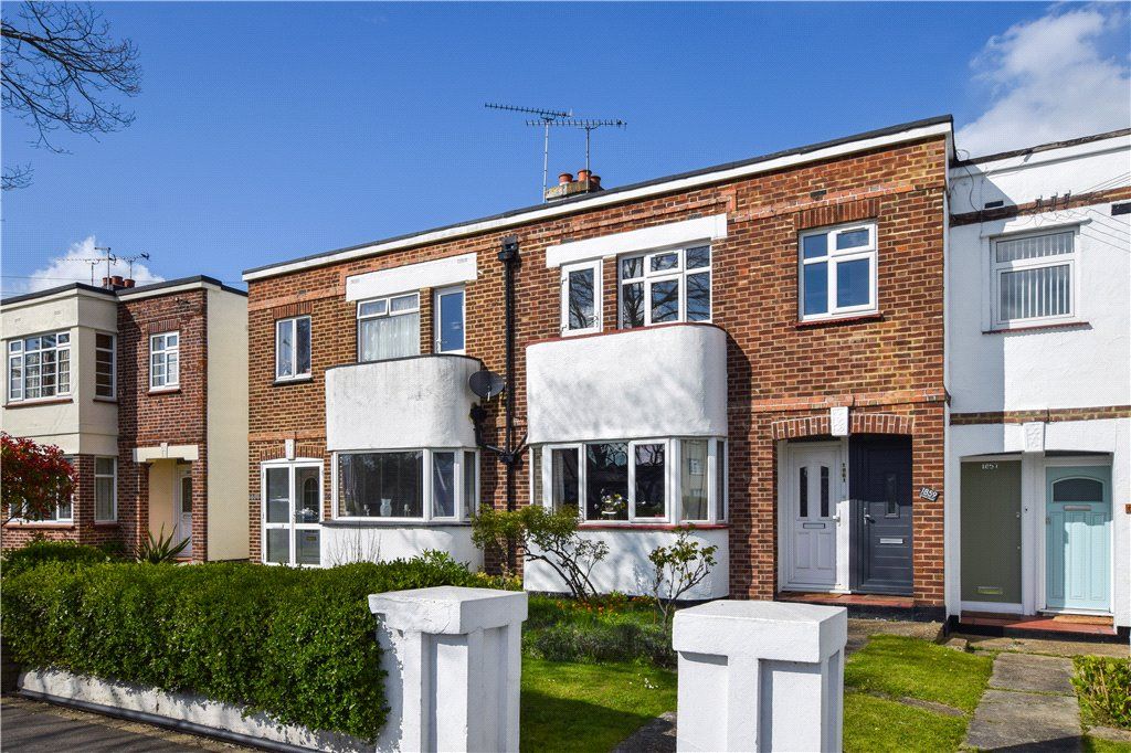 3 bed flat for sale in London Road, LeighOnSea, Essex SS9 Zoopla