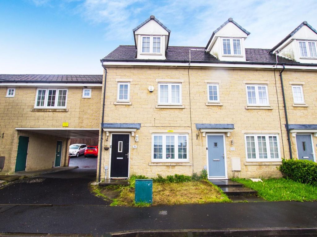 3 bed semidetached house for sale in Astbury Chase, Darwen BB3, £