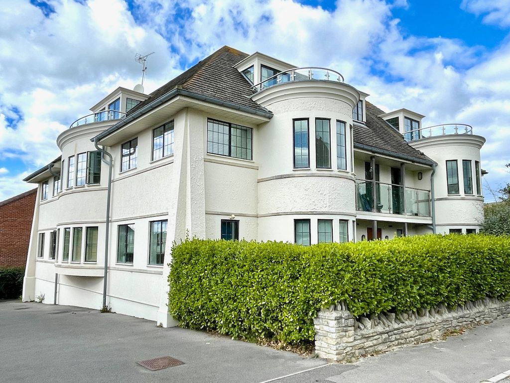 Cliff Avenue, Swanage BH19  