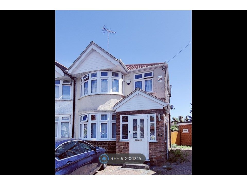 3 bed semidetached house to rent in Harley Crescent, Harrow HA1, £