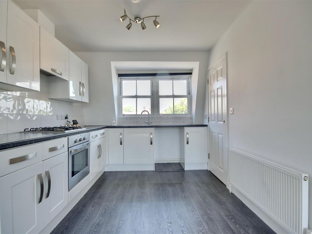 2 bed flat for sale in Dunbar Road, Southsea PO4, £175,000 Zoopla