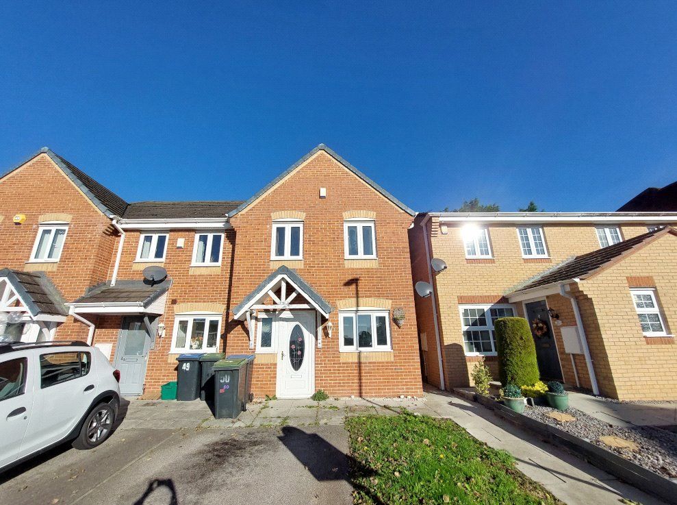 3 bed end terrace house for sale in Langdon Close, Consett DH8, £