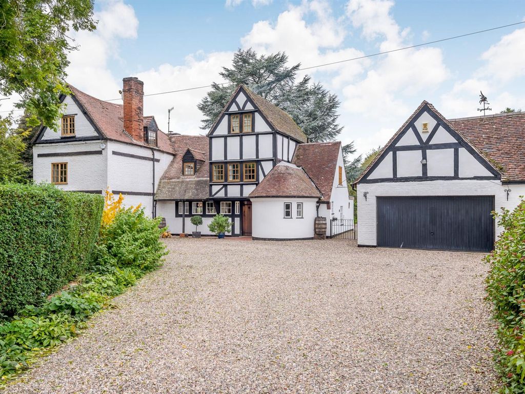 6 bed country house for sale in Church Lane, Martin Hussingtree
