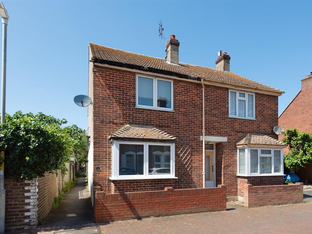 3 bed semidetached house for sale in Warwick Road, Whitstable CT5, £