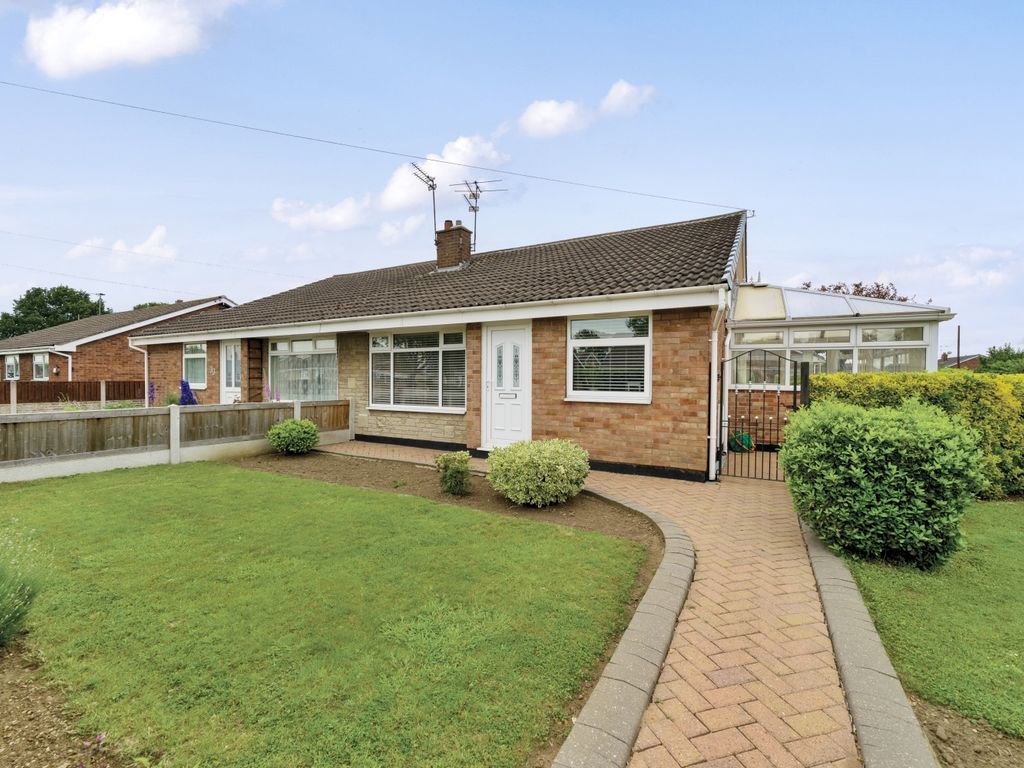 3 bed semidetached bungalow for sale in Tranmoor Lane, Armthorpe