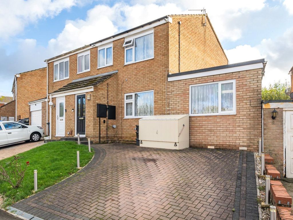 3 bed semidetached house for sale in Luddesdown Road, Toothill