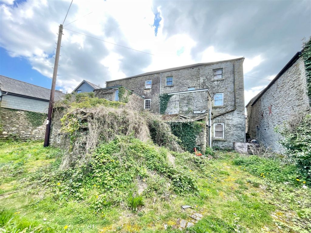 5 bed detached house for sale in Haye Road, Callington, Cornwall PL17