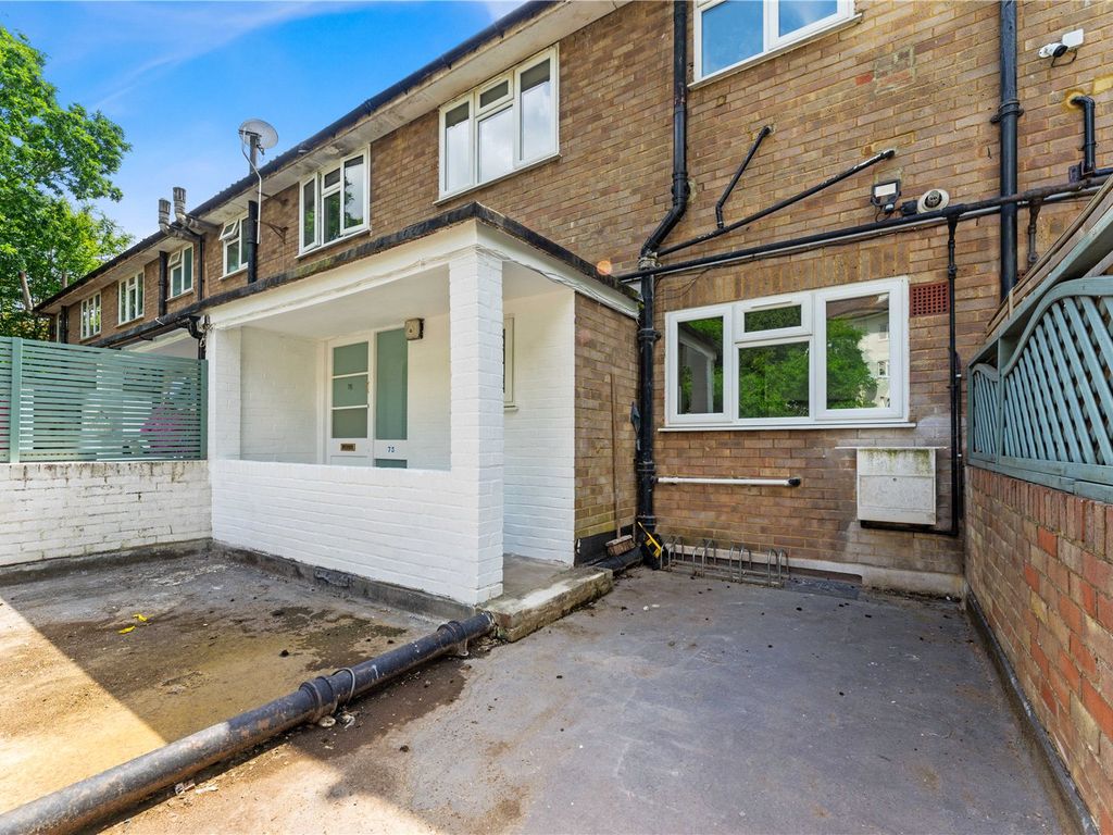 4 bed flat to rent in Crescent Road, Kingston Upon Thames, Surrey KT2, £2,300 pcm Zoopla