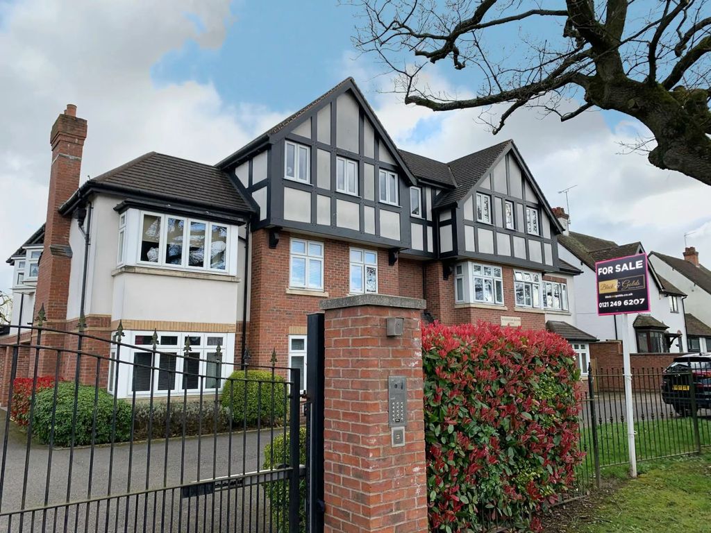 2 bed flat for sale in Apartment, Blossomfield Road, Solihull B91, £