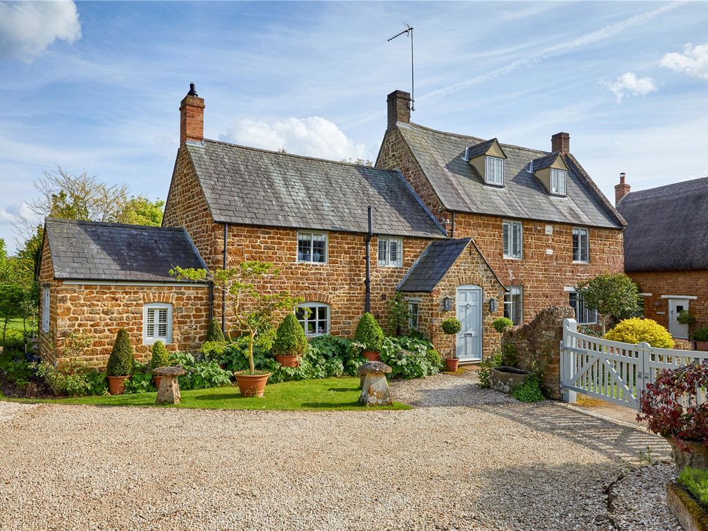 3 bed detached house for sale in Wigginton, Oxfordshire OX15 Zoopla