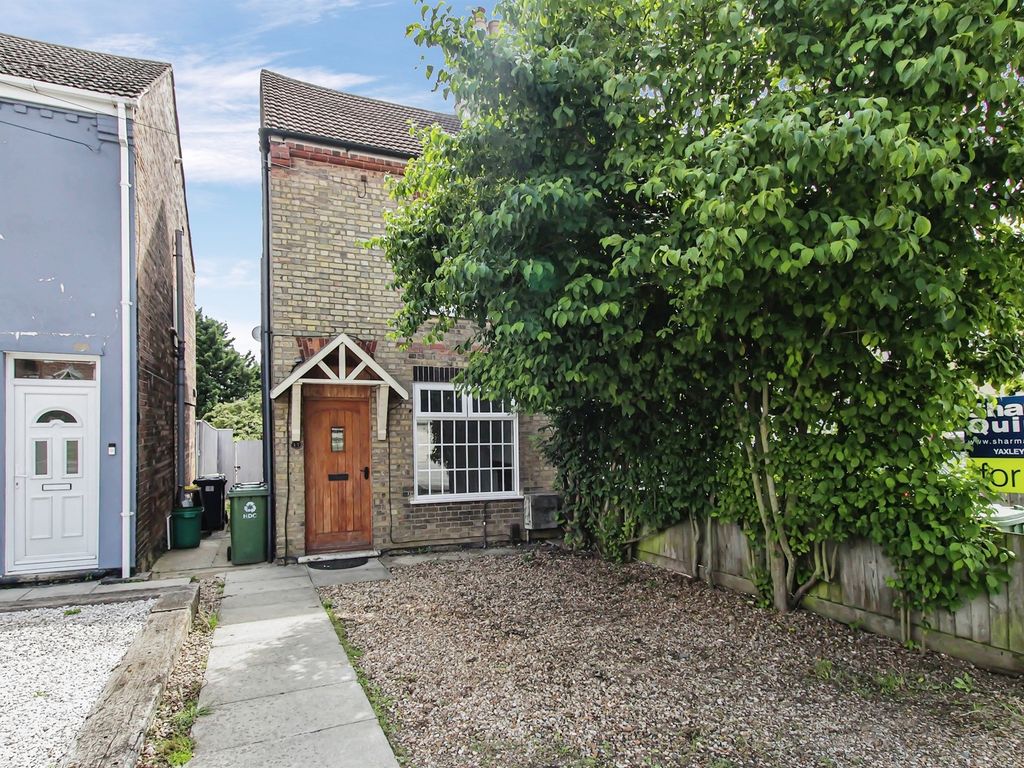 3 bed end terrace house for sale in Broadway, Yaxley, Peterborough PE7