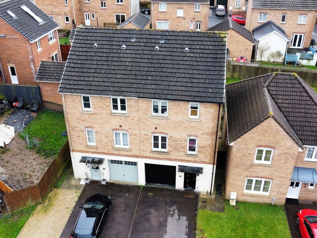 3 bed semidetached house for sale in Skylark Road, North Cornelly