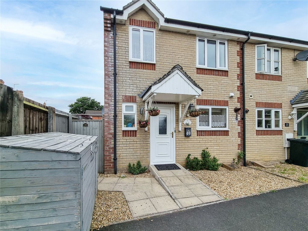 3 bed end terrace house for sale in Reed Close, Chard, Somerset TA20