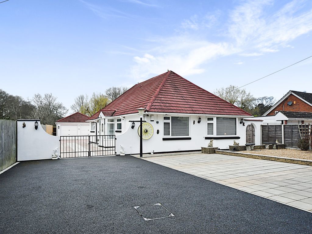 3 bed detached bungalow for sale in Beech Lane, Ringwood BH24 Zoopla