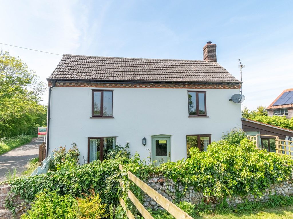 3 bed detached house for sale in Wood Norton Road, Stibbard NR21, £