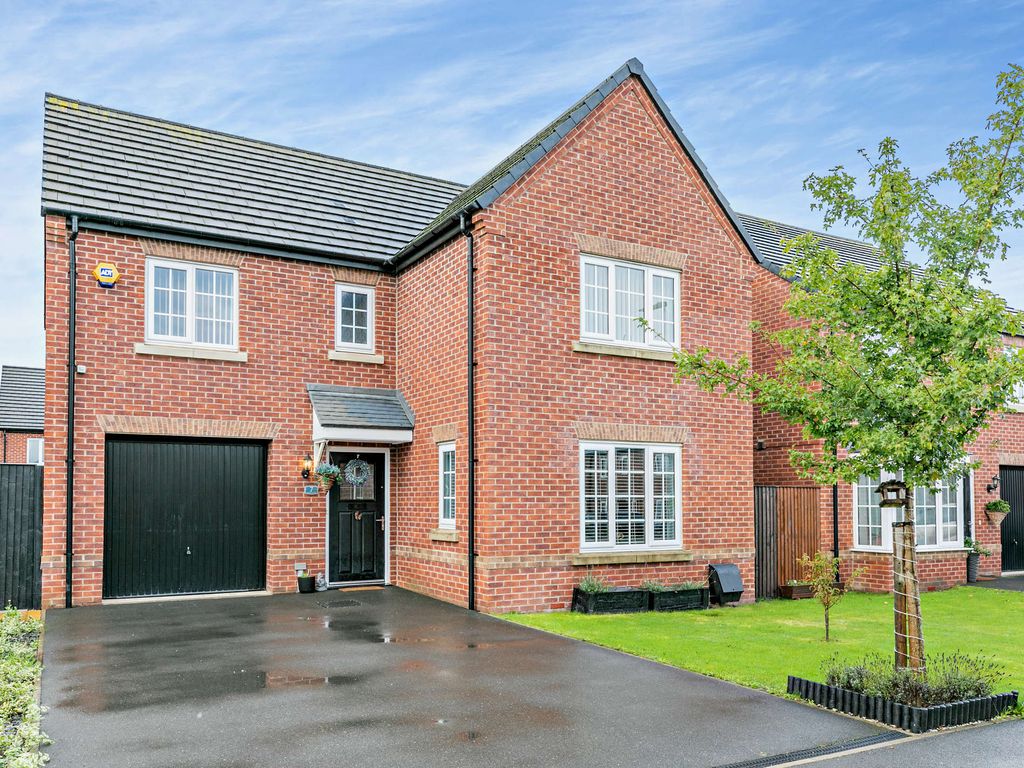 4 bed detached house for sale in Alder Crescent, Normanton, West