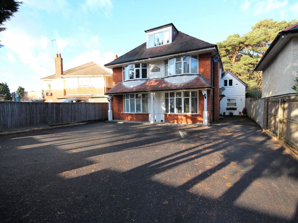2 bed maisonette for sale in Queens Park Avenue, Bournemouth BH8, £ ...