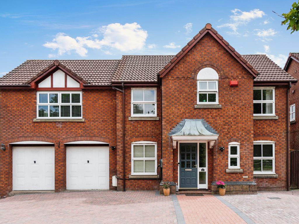 5 bed detached house for sale in Kingsbury Close, Appleton, Warrington