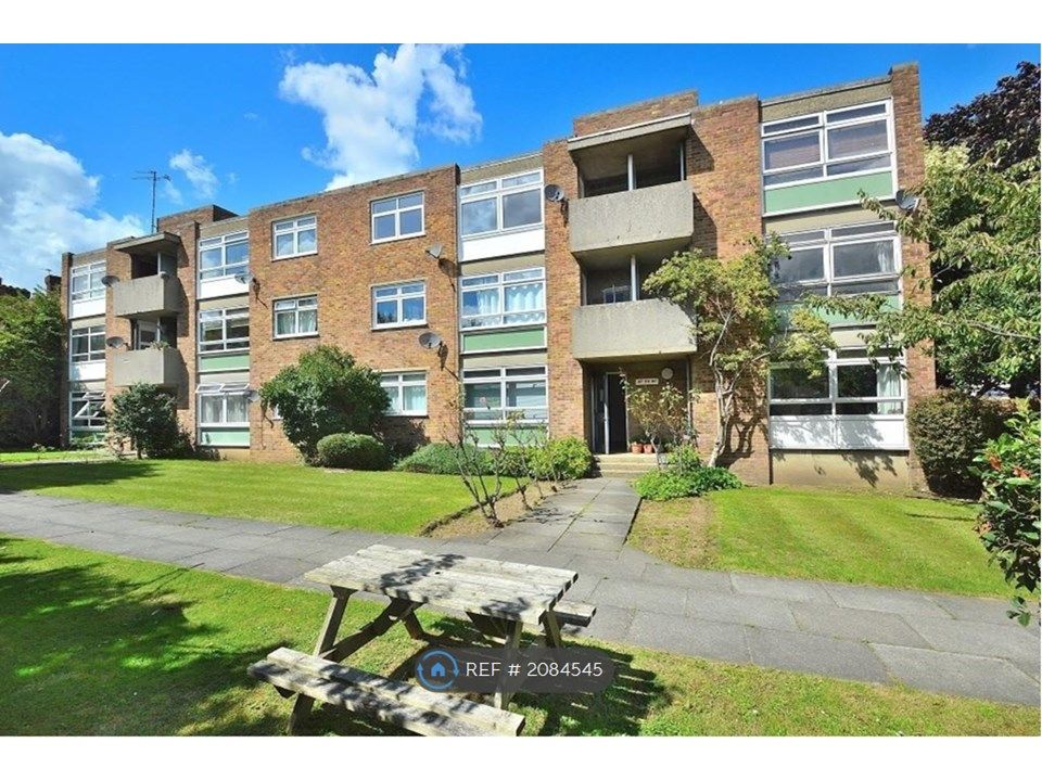 1 bed flat to rent in Lingfield Avenue, Dartford DA2, £1,100 pcm Zoopla