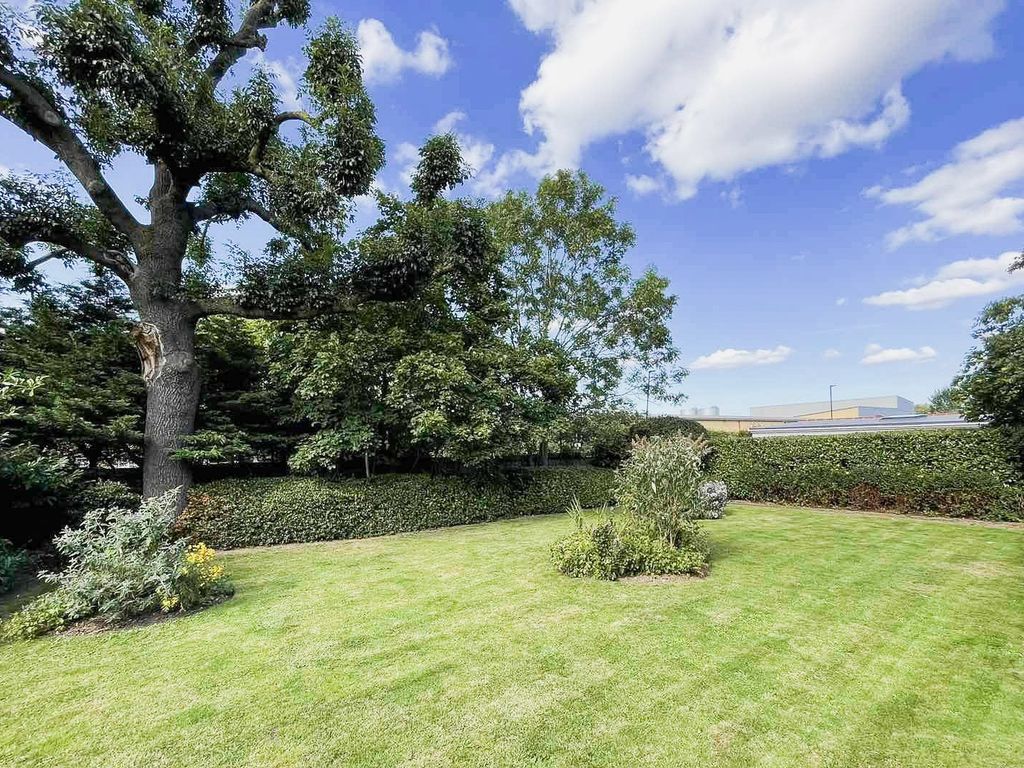 1 bed flat for sale in Abbeyfields Close, London NW10, £319,950 Zoopla