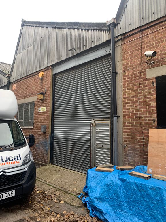 Industrial to let in Lilford Business Centre, Lilford Road, Camberwell