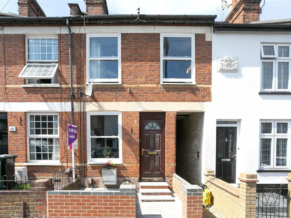 2 bed terraced house to rent in Estcourt Road, Watford, Hertfordshire