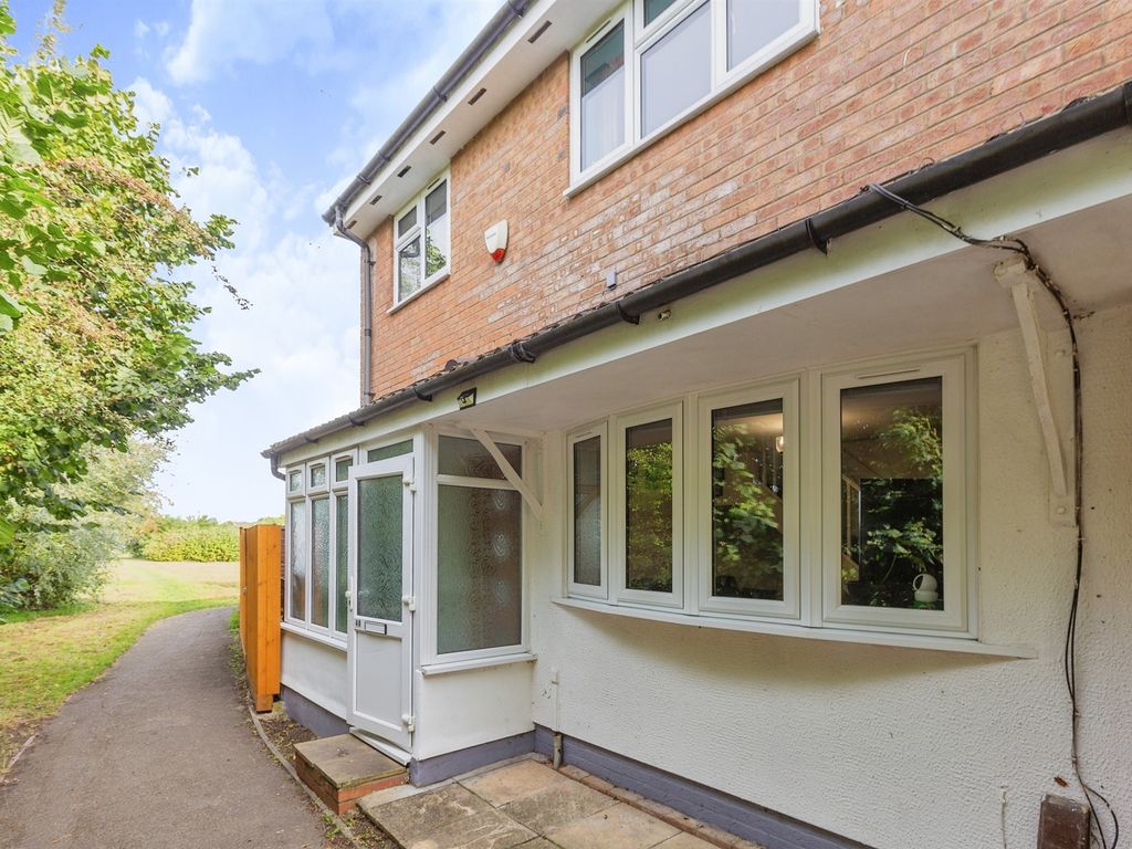 2 bed property for sale in Miles End, Aylesbury HP21, £240,000 Zoopla