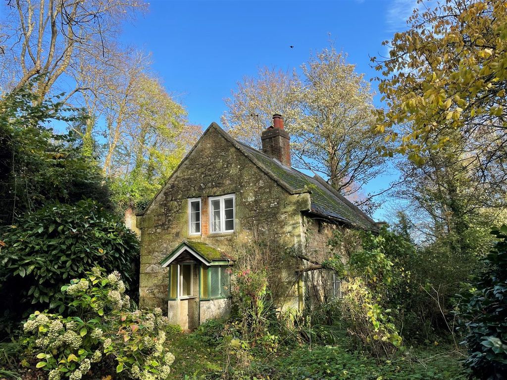 3 bed detached house for sale in Church Road, Shanklin PO37, £250,000