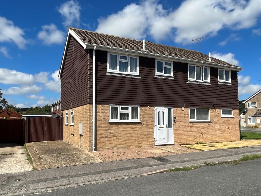 3 bed semidetached house for sale in Wivenhoe, Kingsnorth, Ashford