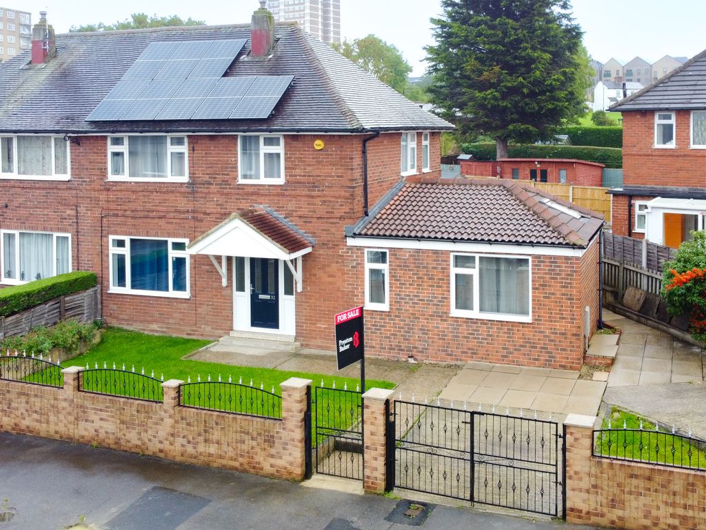 3 bed semidetached house for sale in Redmire Drive, Leeds LS14, £