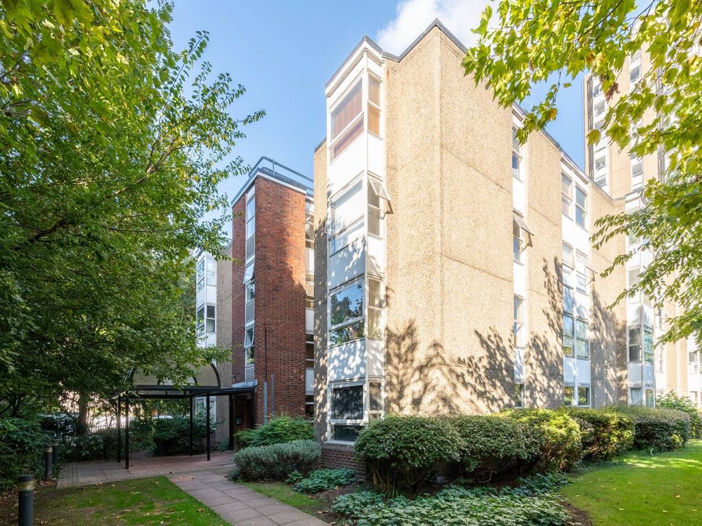 Meyrick Road, Clapham Junction, London SW11  