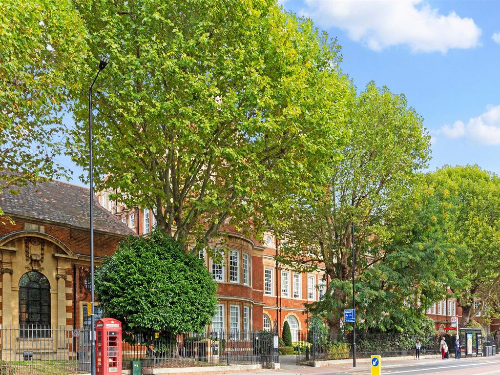 Mountford Mansions, Kingsway Square, 100 Battersea Park Rd SW11  