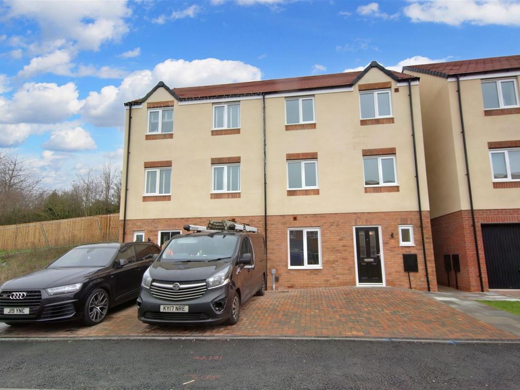 New home, 4 bed semidetached house for sale in Slater Way, Ilkeston