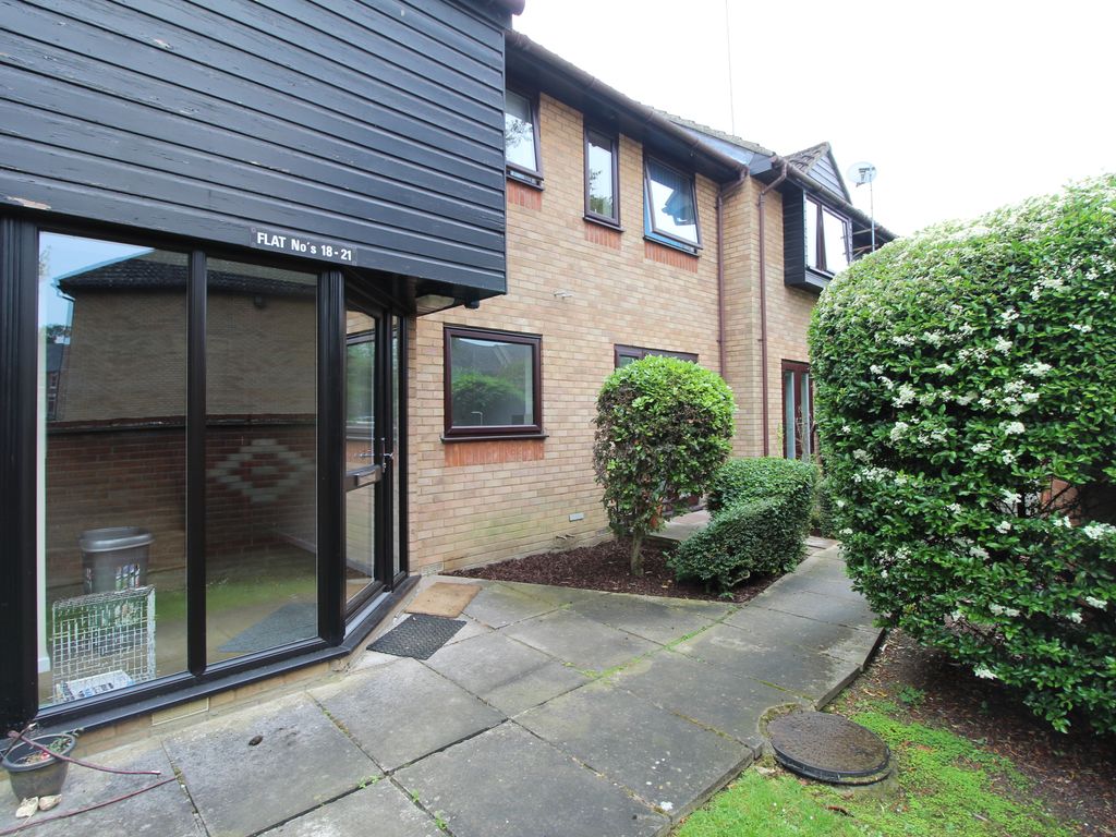 2 bed flat to rent in Mermaid Close, Bury St. Edmunds IP32 Zoopla