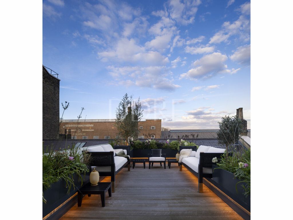 6 bed terraced house for sale in Cumberland Terrace, London NW1, £