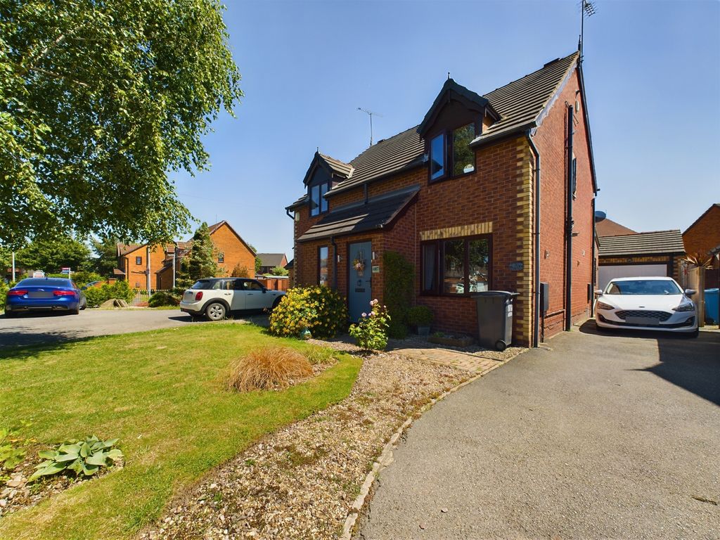 2 bed semidetached house for sale in Howdale Road, Hull HU8, £165,000