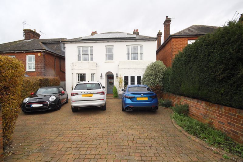 4 bed detached house for sale in Pembury Road, Tonbridge TN9, £950,000