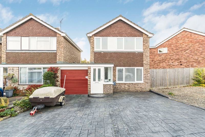 3 bed linkdetached house for sale in Road, Abingdon OX14, £