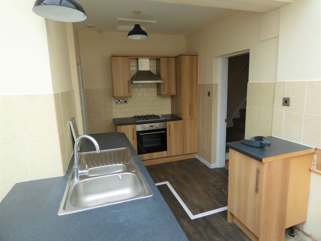 3 bed terraced house to rent in North Street, Warsop Vale, Mansfield