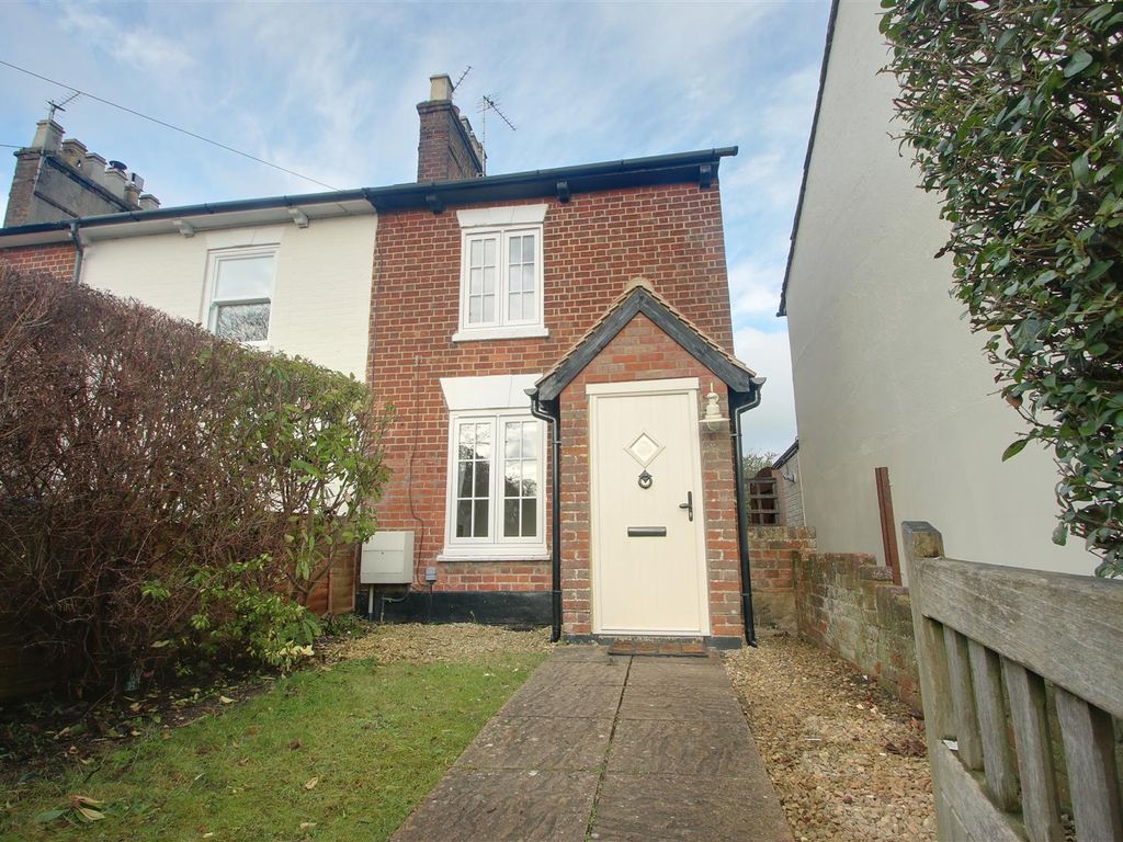 2 bed end terrace house for sale in Park Road, Tring, Herts HP23, £