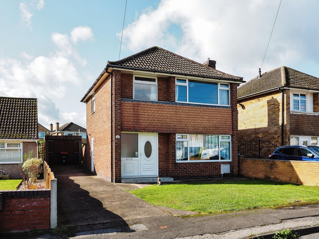 3 bed detached house for sale in Christine Close, Hucknall, Nottingham