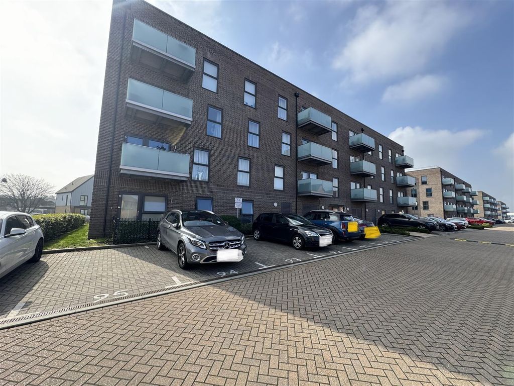 2 bed flat for sale in Colliford Road, West Thurrock, Grays RM20, £