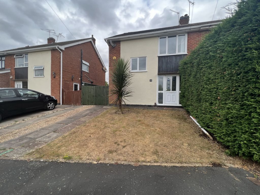 3 bed semidetached house to rent in Kent Drive, Oadby LE2, £1,250 pcm